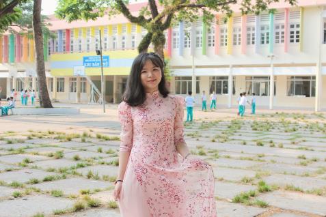 Huỳnh Thị Nở dạy Tiếng Anh