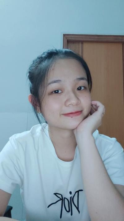 Nguyễn Ngọc Linh dạy Tiểu học
