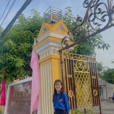 Sinh viên Nguyễn Thị Kim Anh (3075) dạy Tiếng Anh Đồng Tháp