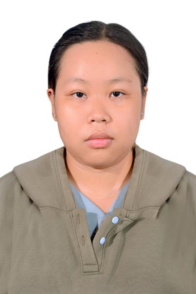 Cô Nguyễn Thị Thùy Trang - Sinh năm: 10/09/2000 dạy 12