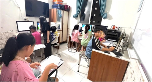 Phòng học tại Kim Ngân sạch đẹp với đầy đủ trang thiết bị hỗ trợ học tập