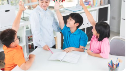 Học sinh Tân An học nhóm cùng gia sư Olympia