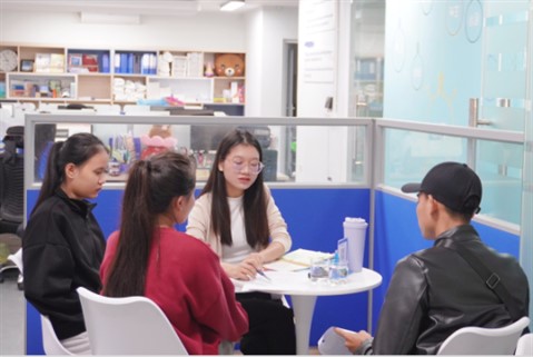 nghe tu van du hoc hien nay